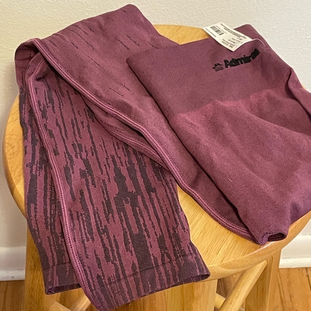 NWT Admiral Purple Women’s Athletic Leggings Size Medium